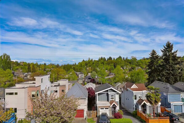 Miscellaneous - Bright Madison Valley Townhome w/ Rooftop and AC (Seattle)