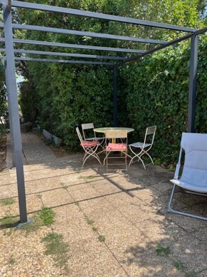 Tempat makan outdoor