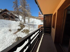 Property grounds - Risoul • T2 4 pers • Piscine et sauna • proche pistes (Risoul)
