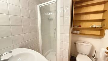 Een douche, een haardroger