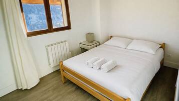 Travel crib, WiFi