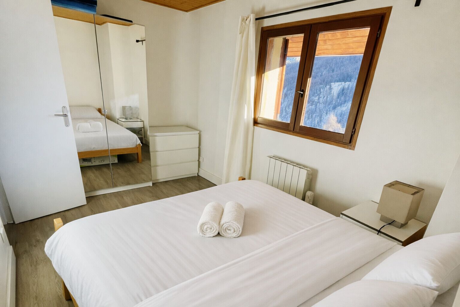 1 bedroom, travel crib, WiFi
