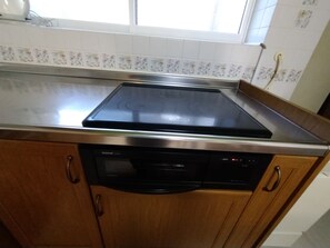 Private kitchen - Kobe Family House near Motomachi (Kobe)