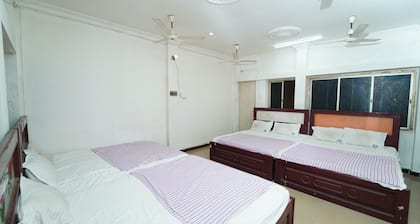 Udhaya Lodge