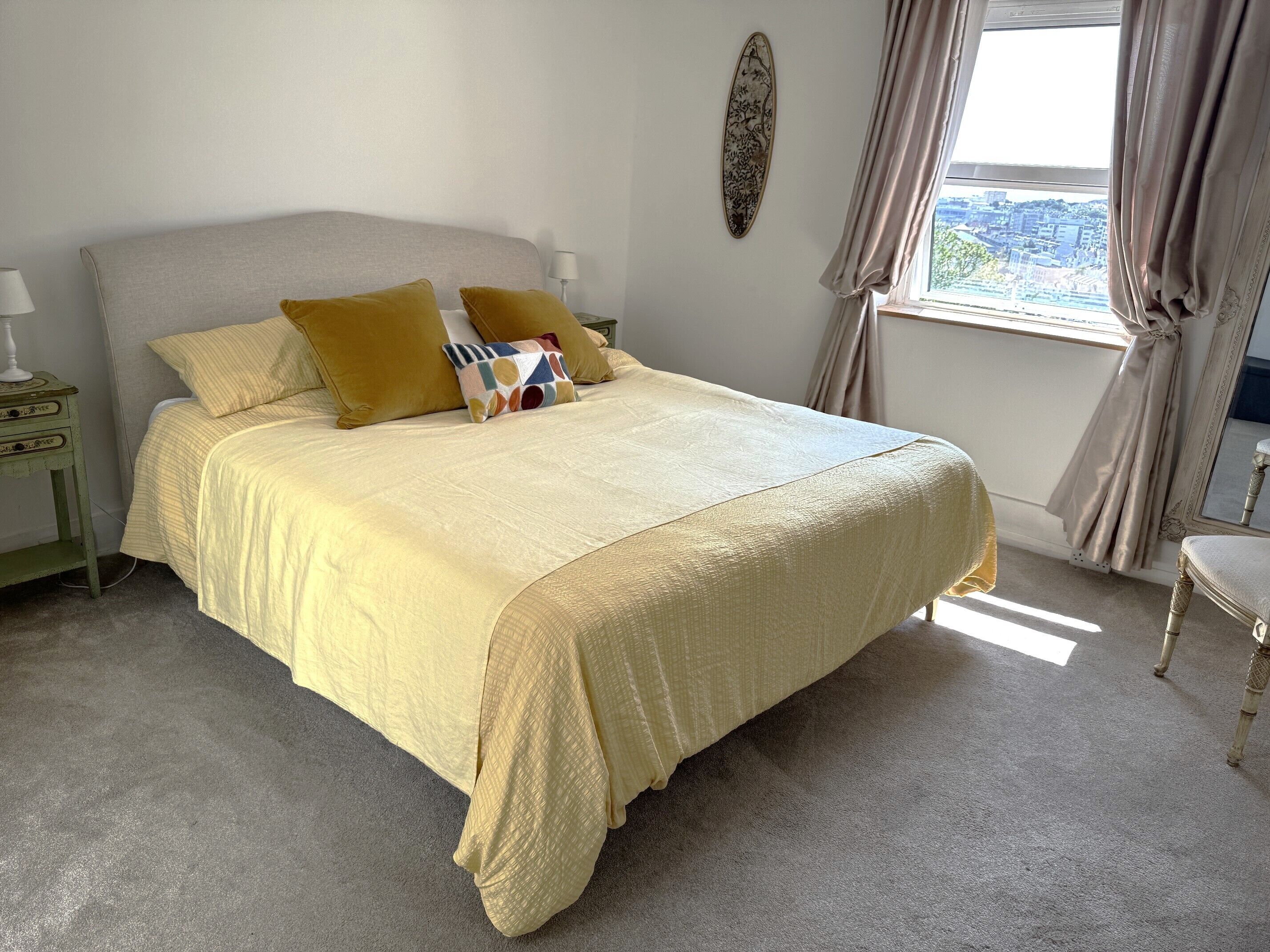 2 bedrooms, iron/ironing board, Internet, bed sheets