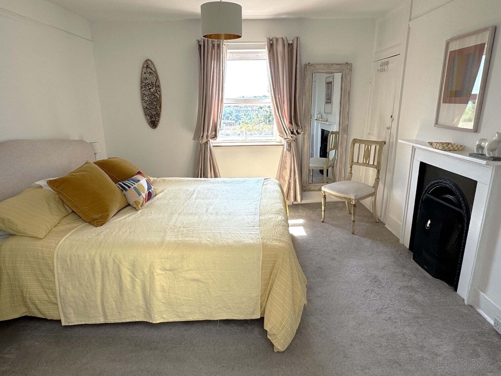 2 bedrooms, iron/ironing board, Internet, bed sheets