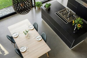 Dining - Modern industrial dream with sunny rooftop (Akershus)