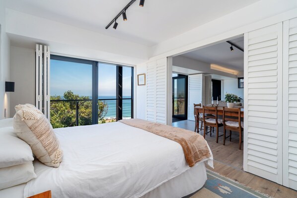 Room - Modern Sea Facing cottage in charming St James, Cape Town (Cape Town)