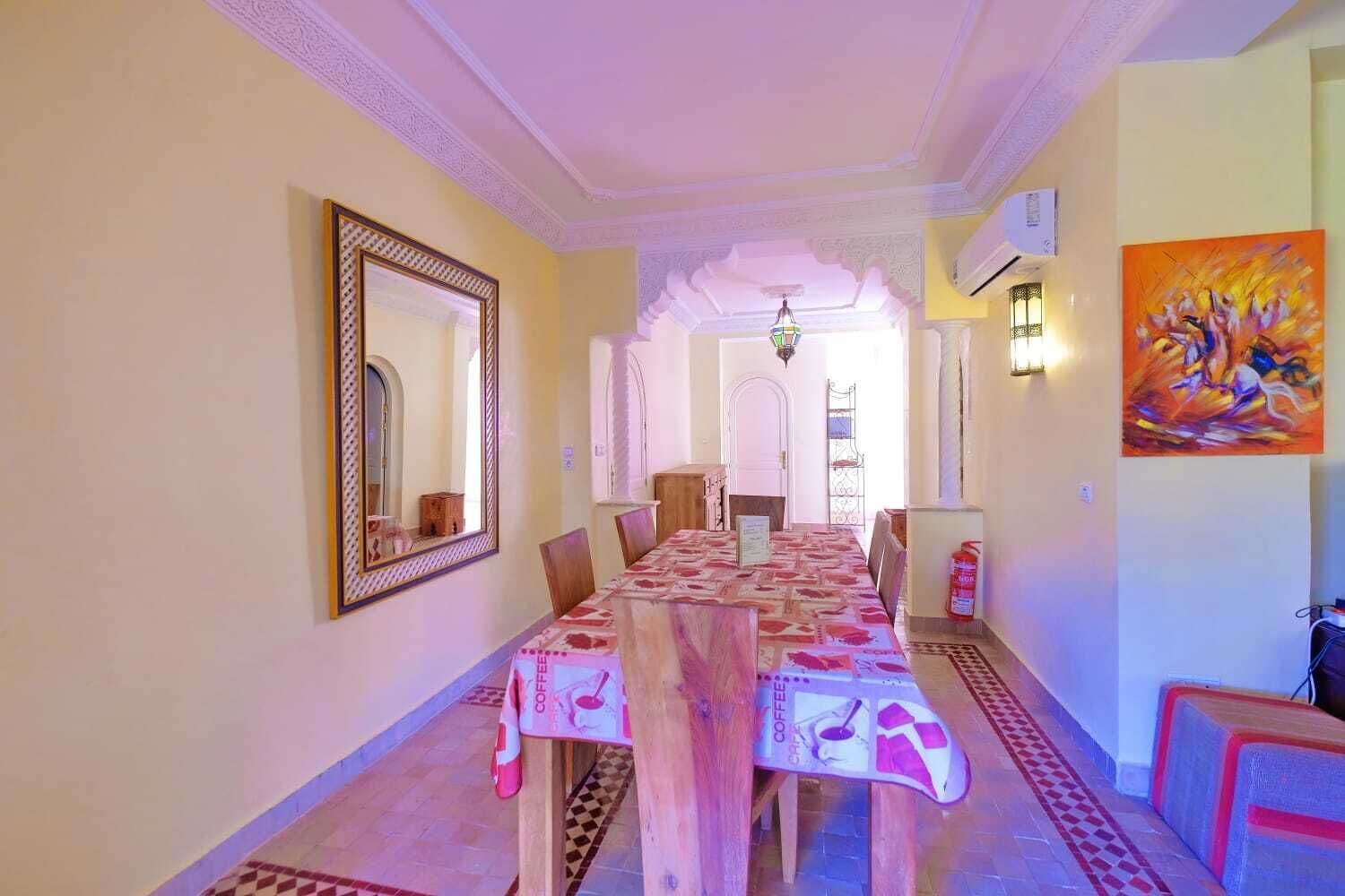 Superior Apartment, 2 Bedrooms, Patio, Pool View | Dining