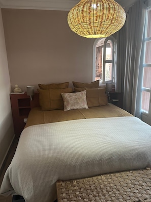 Deluxe Apartment, 1 Queen Bed, Terrace, Garden View