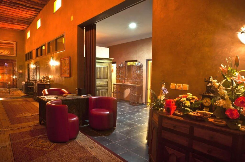 Steam room, hot stone massages, Thai massages, sports massages