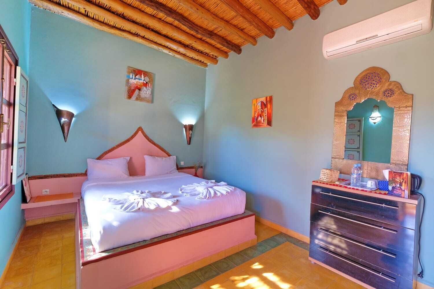 Comfort Room, 1 Queen Bed, Private Bathroom, Pool View | Living area | 55-inch TV with satellite channels
