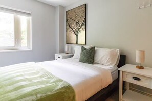 Room - Elektra 501 (Seattle)