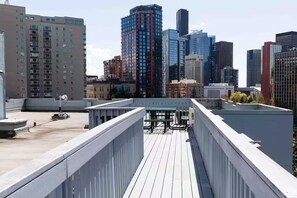 Outdoor dining - Elektra 501 (Seattle)