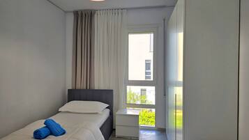 2 bedrooms, iron/ironing board, WiFi (free), bed sheets