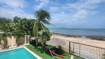 Kolam renang outdoor