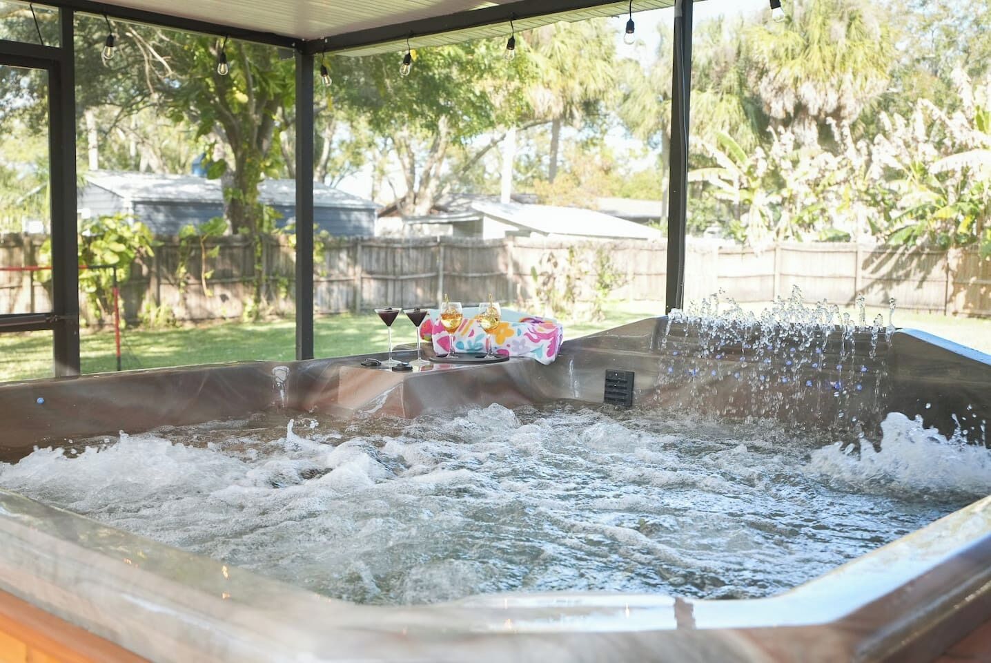 Bañera de hidromasaje exterior