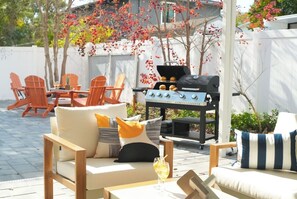 Outdoor dining - Tampa High Roller, Relax and Play (Tampa)