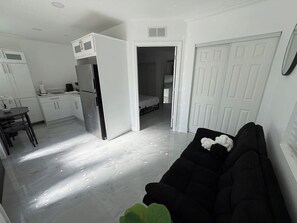 Living area - Mini Home in Tampa for Two (Tampa)