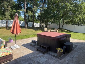 Outdoor dining - Spacious 4-bedroom home in Tinton Falls with a fenced-in large yard (Tinton Falls)