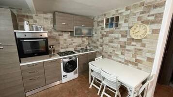 Macchina per tè/caffè, frigorifero, microonde, forno
