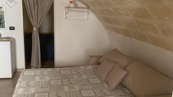 1 chambre, lit parapluie, Wi-Fi, draps fournis