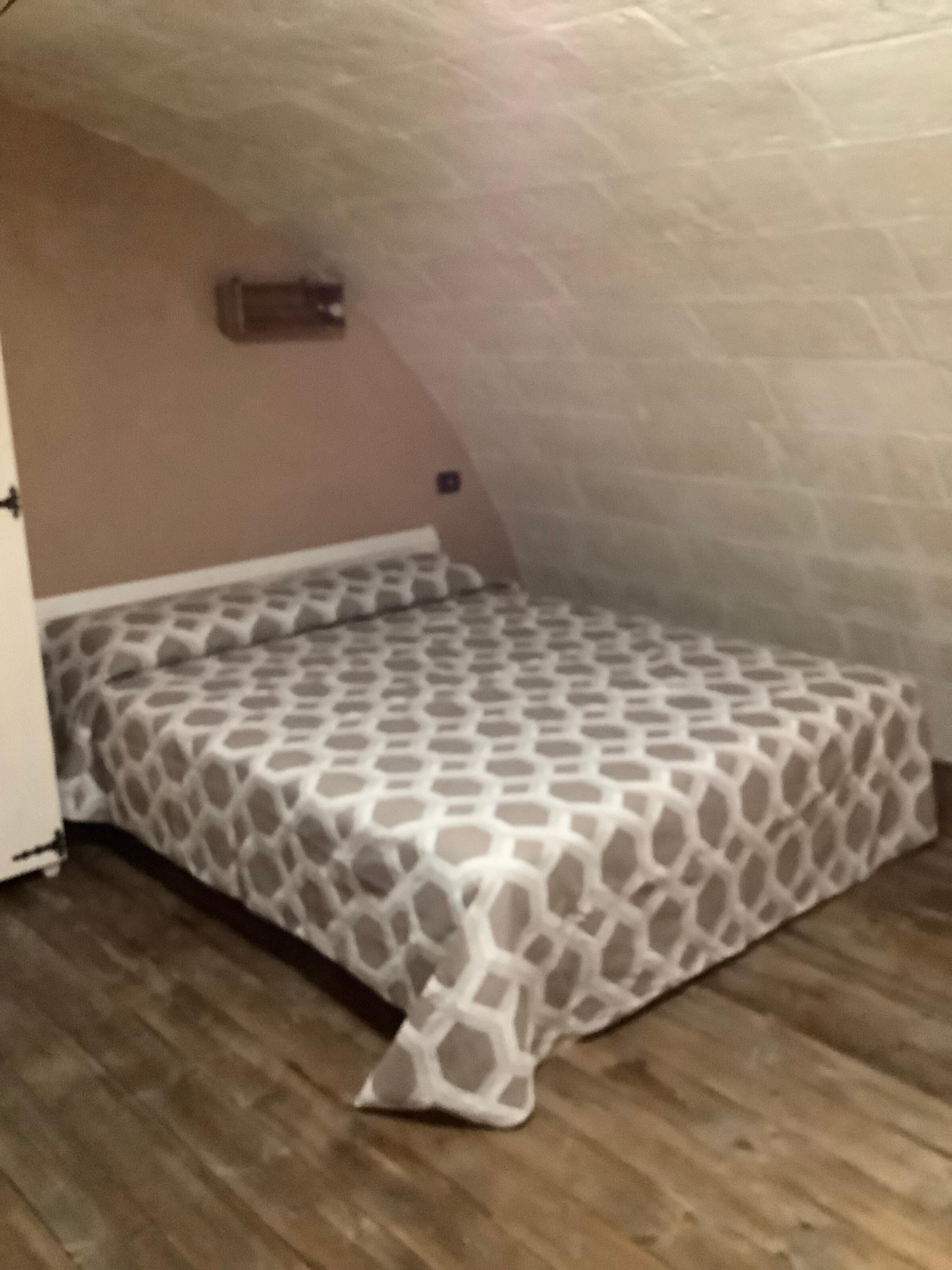 2 quartos, berço de viagem, Wi-Fi, roupa de cama