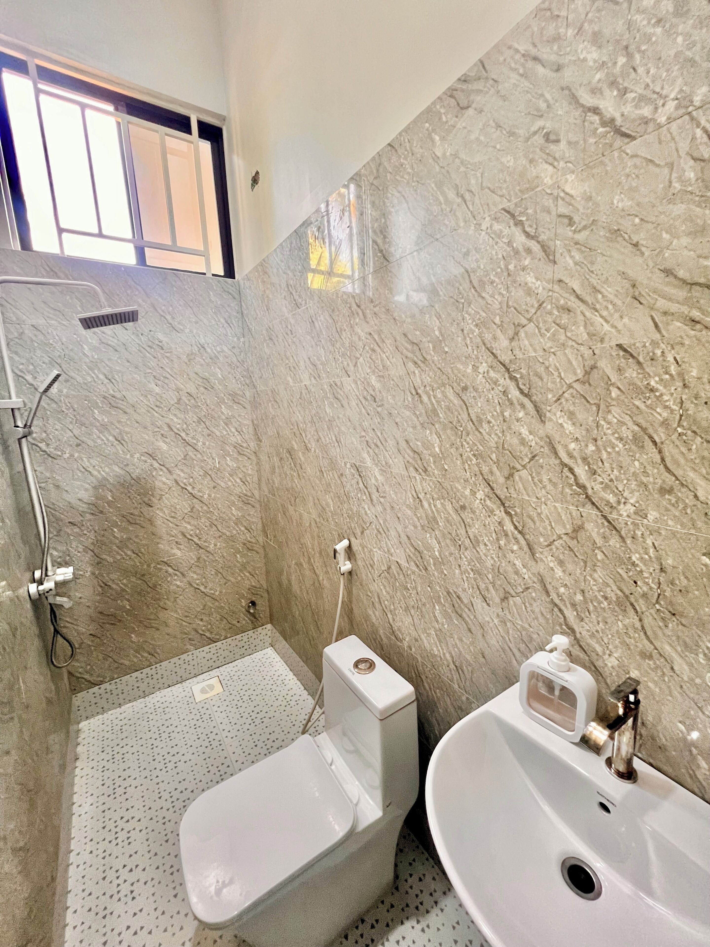 Shower, bidet, towels, soap