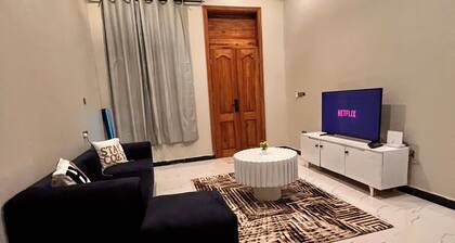 Cozy 2 Bedroom, Gated Home ,Walk to Zanzibar Airport