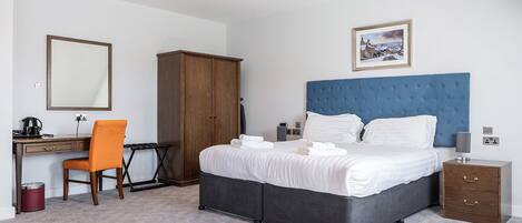 4 bedrooms, WiFi (free), individually decorated, individually furnished
