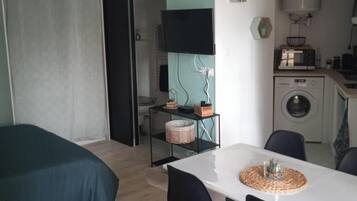 1 bedroom, iron/ironing board, Internet, bed sheets