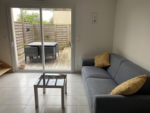 Living area - Joalland's Cozy Retreat, 50 meters from the sea (La Plaine-sur-Mer)