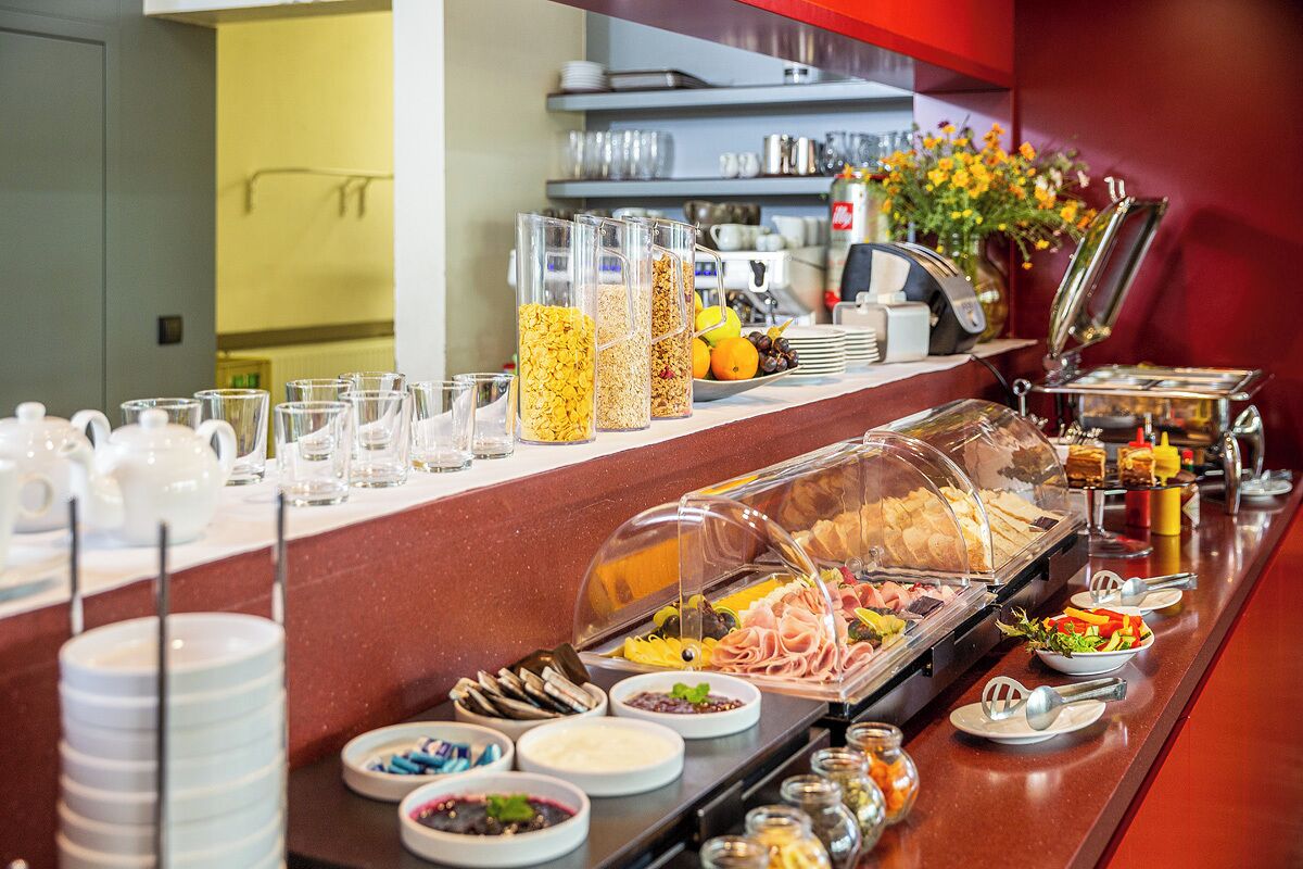 Daily buffet breakfast for a fee
