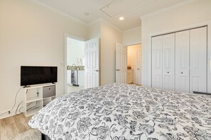 Room - Atlantic Beach Escape | Walk to Sand & Boardwalk (Atlantic Beach)