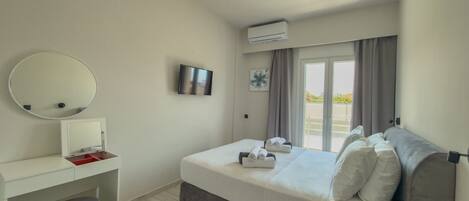 2 habitaciones, tabla de planchar con plancha, wifi y ropa de cama