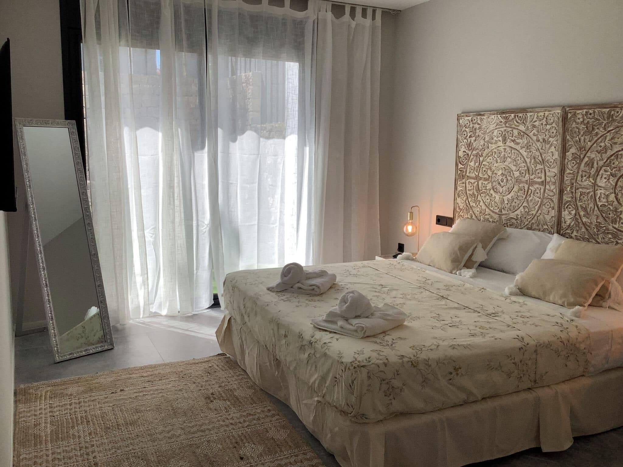 3 quartos, Wi-Fi de cortesia, roupa de cama