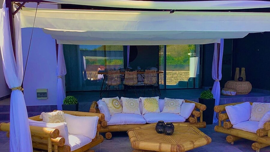 Talamanca Paradise - Private Pool, Free Parking