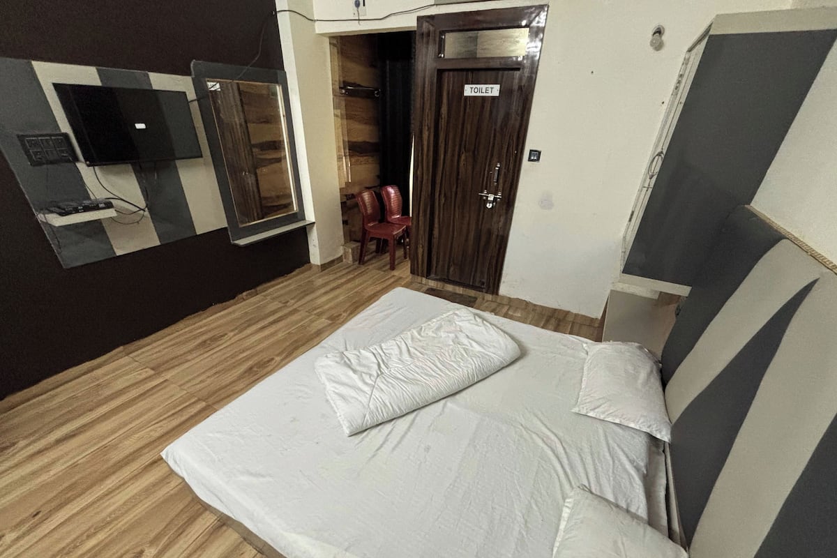 Habitación Deluxe, vista parcial al lago | Escritorio, espacio para trabajar con laptop y wifi gratis