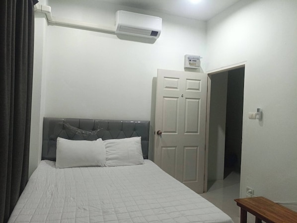 Room, 3 Bedrooms, Terrace | 3 bedrooms - Room-master Wit Private Room in Rawai (Rawai)