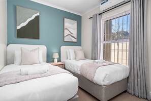 Room - Sangrove Residence - Four Bedroom House, Sleeps 8 (Cape Town)