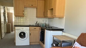 Interior - Yeovil 1-bed Annex Sleeps 2 With Wifi (Yeovil)