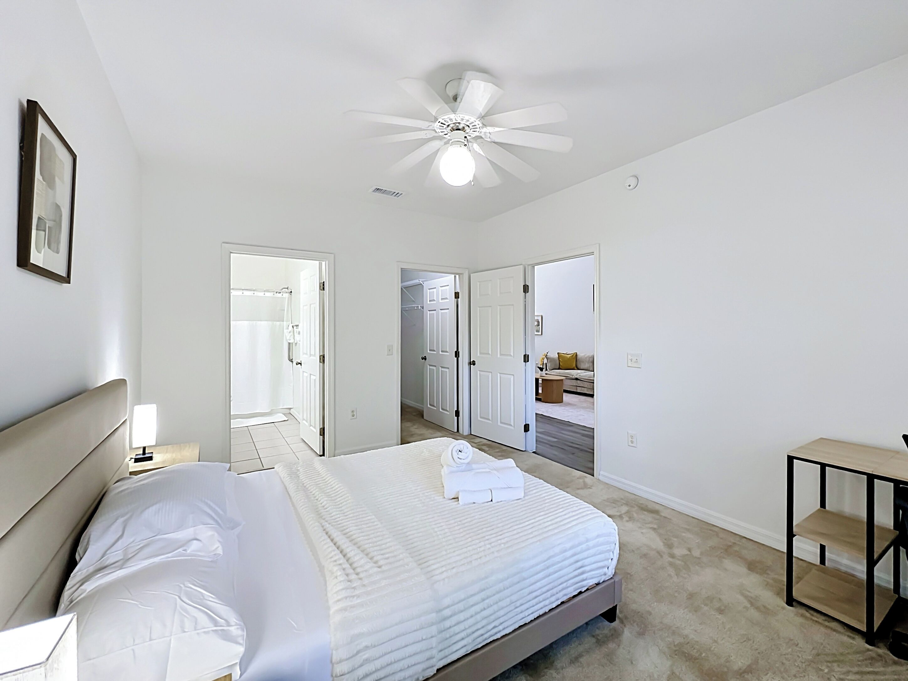 2 bedrooms, iron/ironing board, WiFi, bed sheets