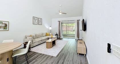 Close to UF & Shands, Pool, Park, many more