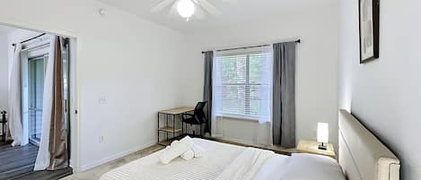 2 habitaciones, escritorio, tabla de planchar con plancha y wifi gratis