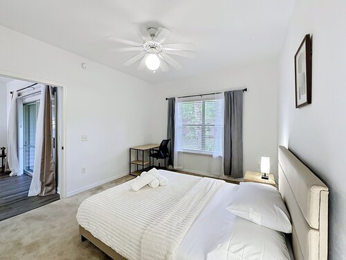 Modern Luxe:10 mins to UF & Shands | Pool | Park