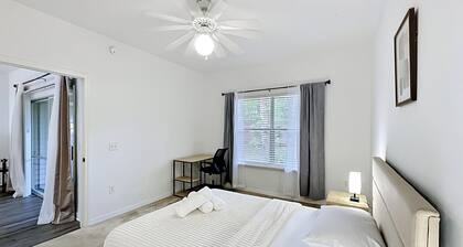 Modern Luxe:10 mins to UF & Shands | Pool | Park