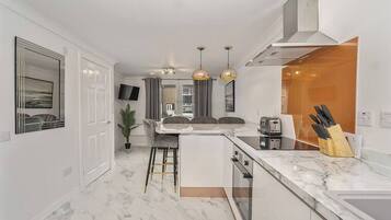 Fridge, microwave, oven, dishwasher