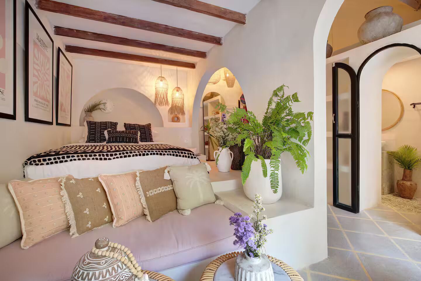 1 dormitorio, tabla de planchar con plancha, wifi y ropa de cama