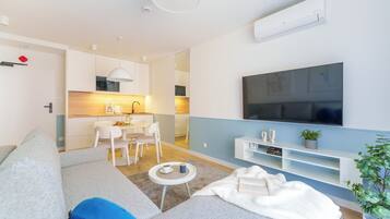 Premium Apartment, Ground Floor | Living area