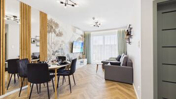 Apartment, Beachside | Laptop workspace, blackout curtains, iron/ironing board, free WiFi